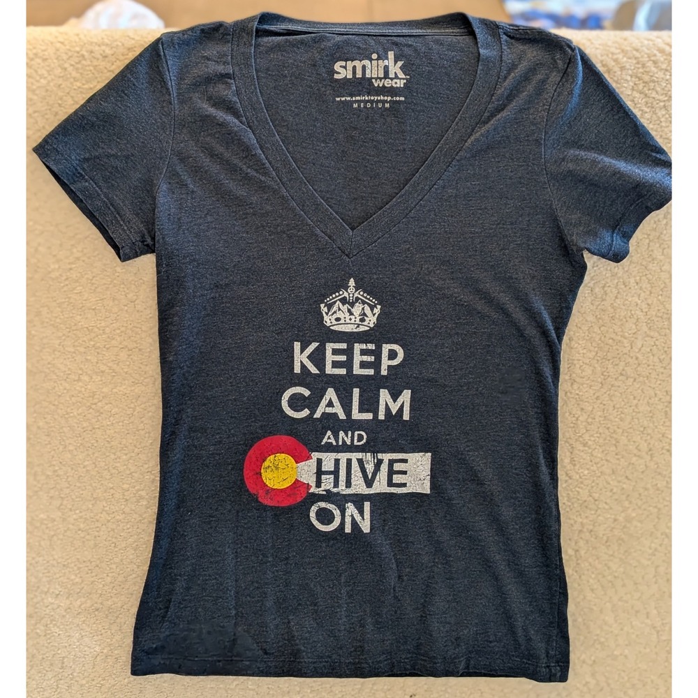 Smirk Wear Womens Medium V-Neck T-Shirt Keep Calm and Chive On Colorado Grey